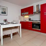 Dietro La Grotta *