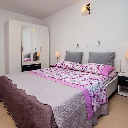 Dietro La Grotta Apartamento *