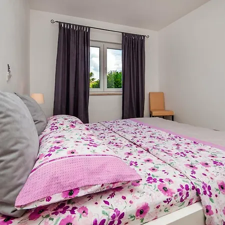 Dietro La Grotta Appartement *