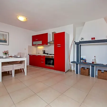 Dietro La Grotta 로비니