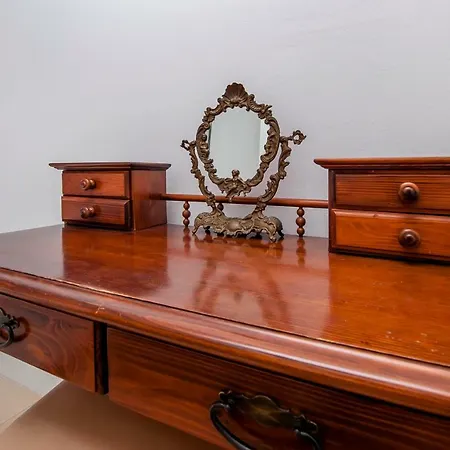 Dietro La Grotta 로비니